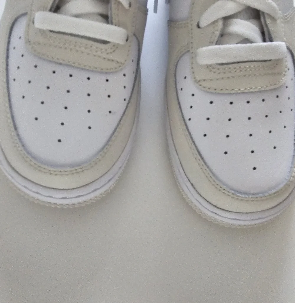 Nike Air Force 1 LV8